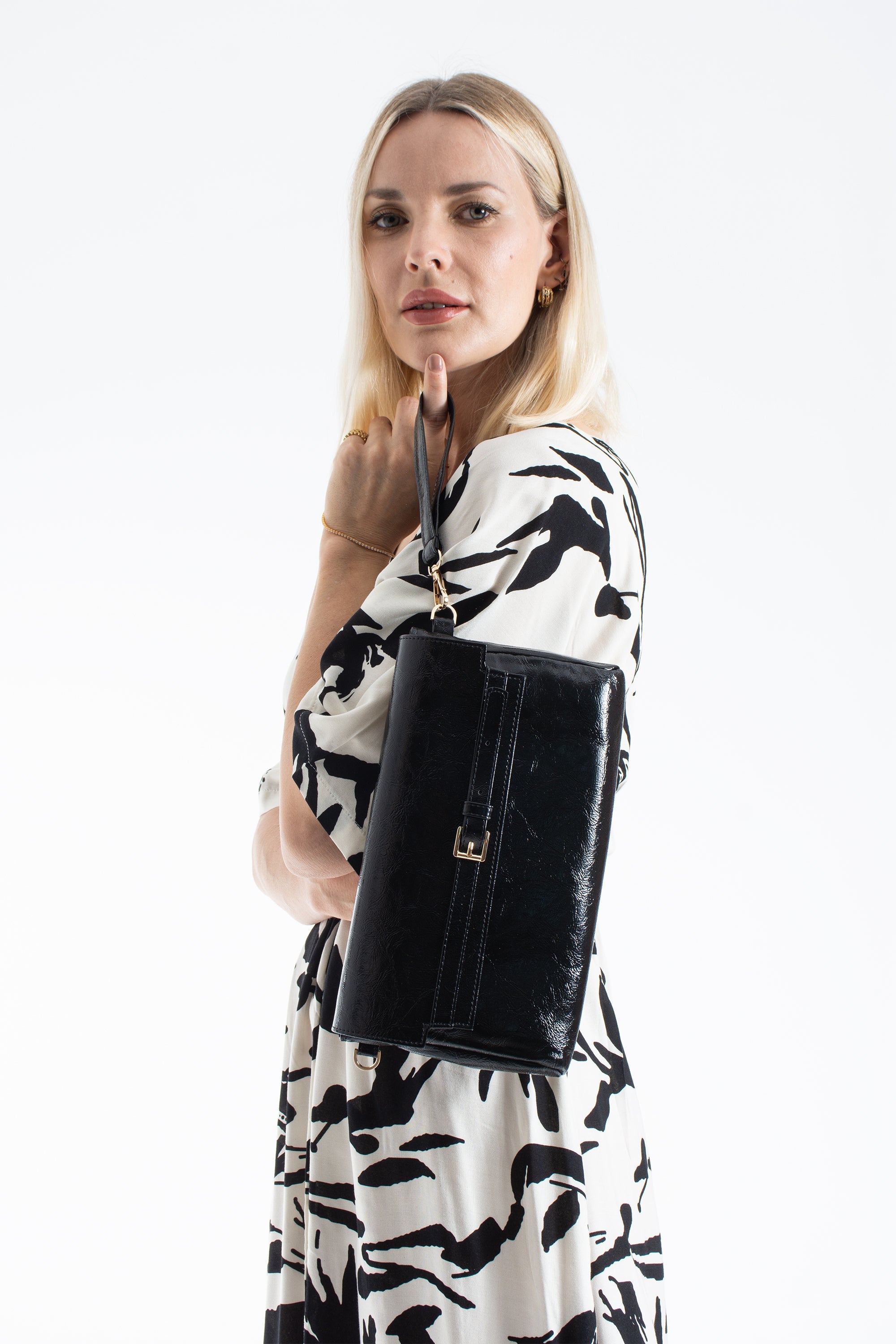 Crinkle Patent Flap Closure Wristlet & Clutc&Crossbody  3-in-1 Handbag - Black