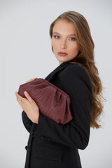 Textured Pu Leather Pouch Bag With Detachable Crossbody Strap - Burgundy