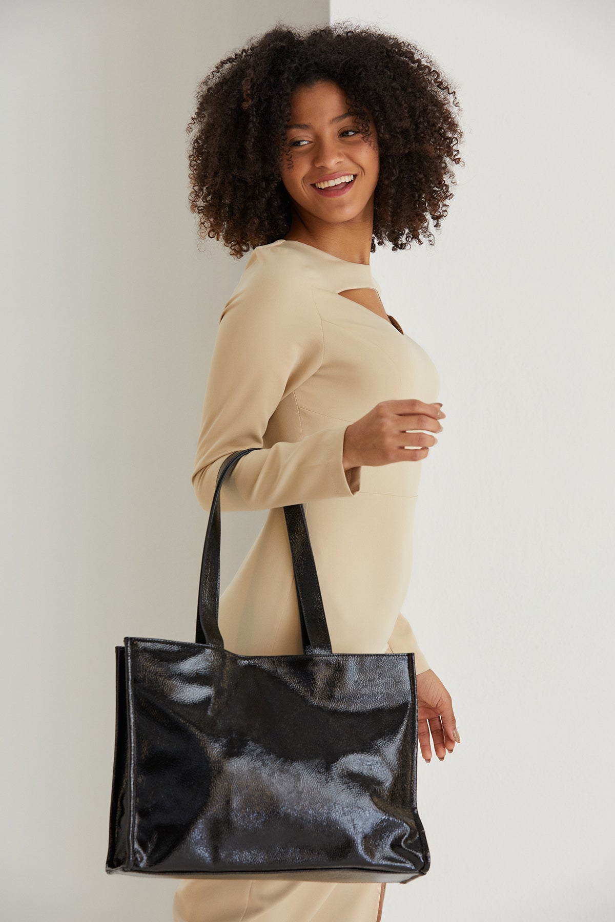 Crinkle Patent Tote Shoulder Bag - Black