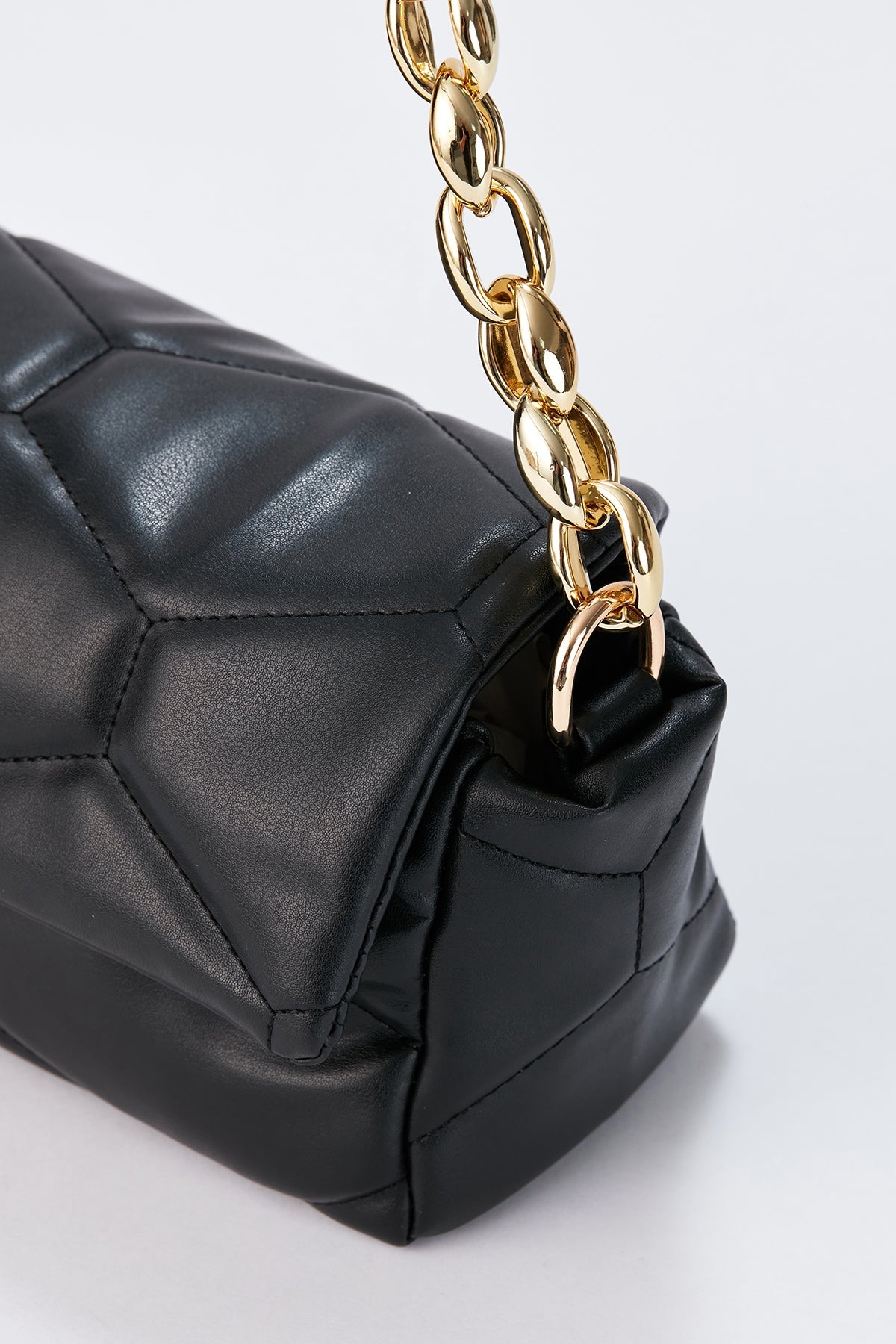 Quilted Vegan Leather Shoulder Bag - Black – WHOLEDROB